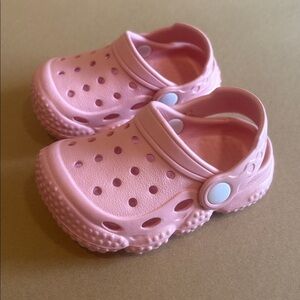Toddlers Pink Clogs crocs